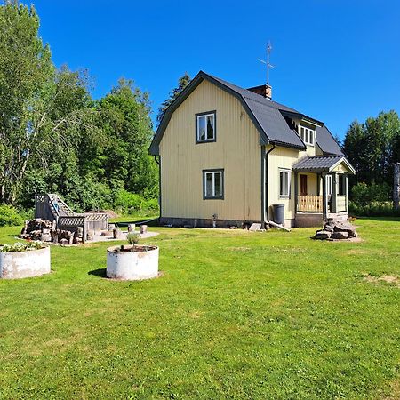 Gula Huset, Lakene Ostgard Luaran gambar